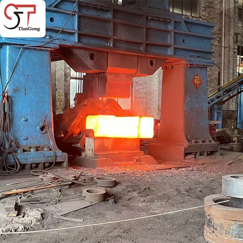 鍛造 vs. 鑄造：風(fēng)電、港機與工業(yè)齒輪箱等大型部件為何優(yōu)選鍛件？